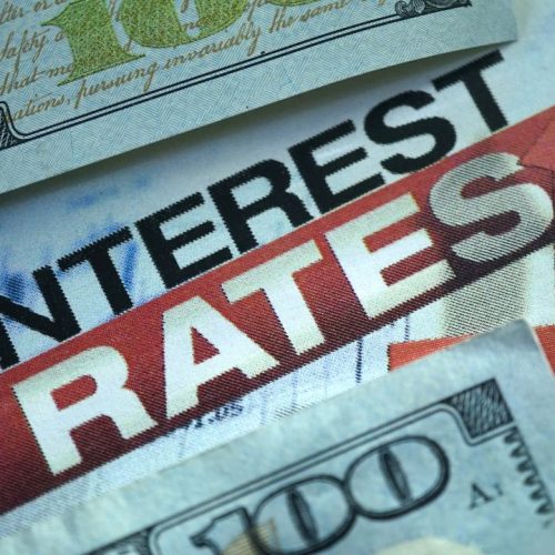 2024 के Stock Market में Interest Rate Changes को कैसे Navigate करें