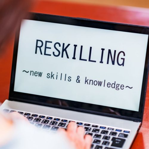 2024 में फ्रीलांसर्स के लिए Upskilling के टॉप इन-डिमांड स्किल्स